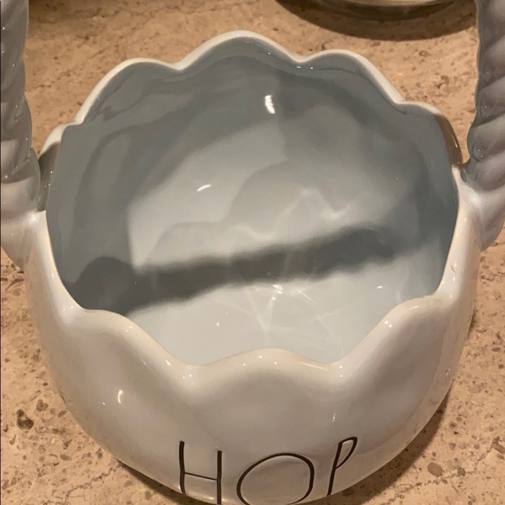 Rae Dunn “Hop” ceramic Easter basket. - Picture 3 of 5